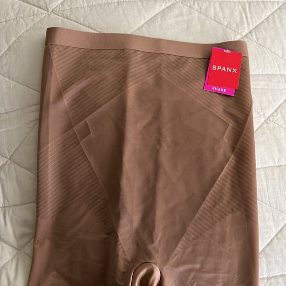 Spanx Thinstincts 2.0 Firm Control NWT medium - Picture 15 of 15